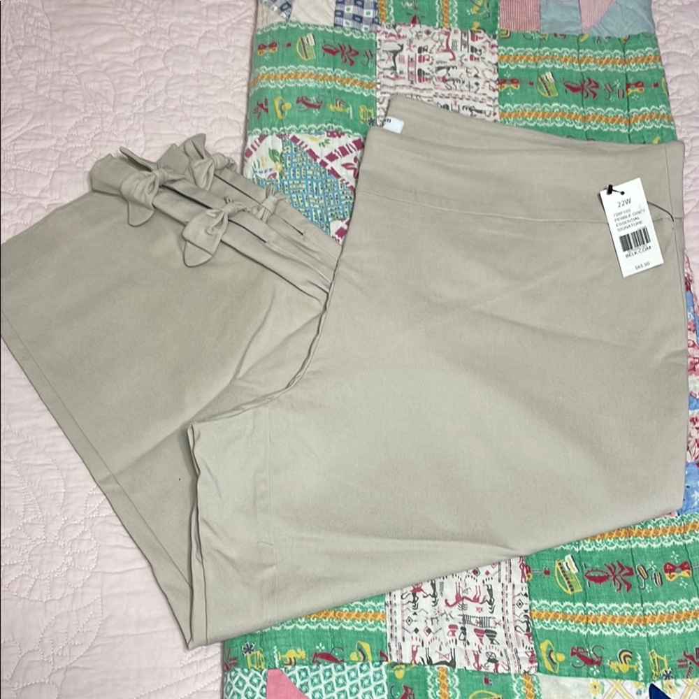 NWT Crown & Ivy Curvy Crop Pants 22W Double Bow Detail Grayish Khaki in Color